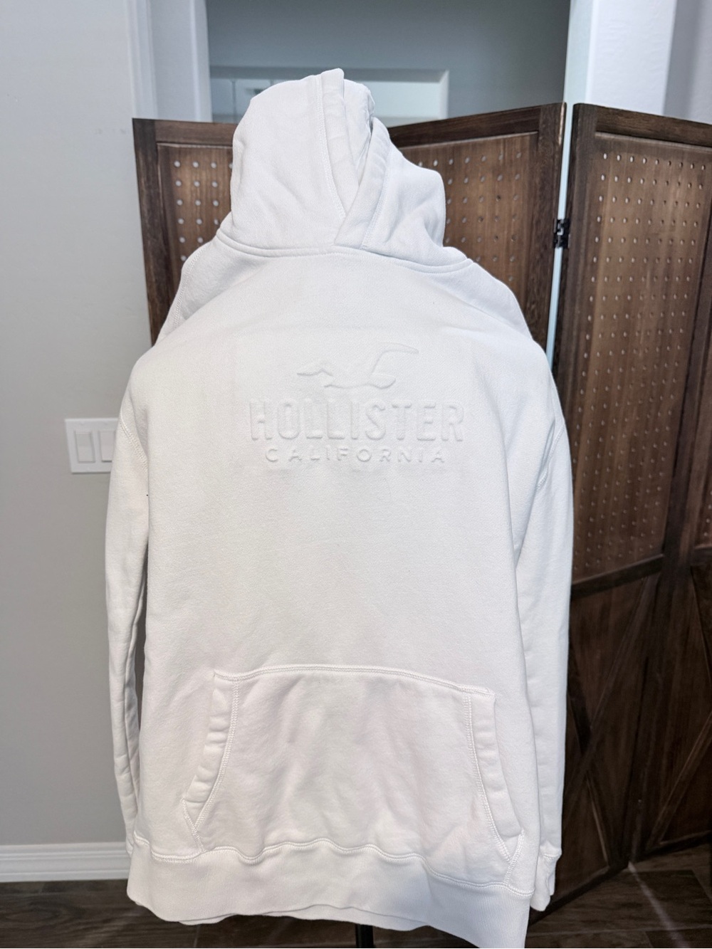 Hollister Men's White Embossed Logo Hoodie Pullover